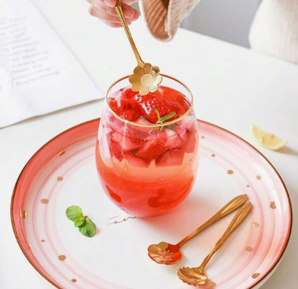 8 Light Luxury Style Coffee Spoons